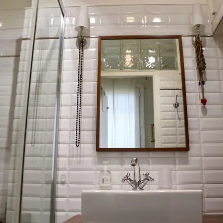 Charming Studio Close To Republique Апартаменты *