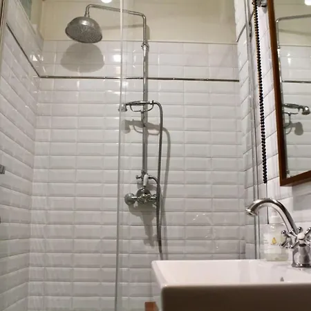 Appartement Charming Studio Close To Republique Parijs